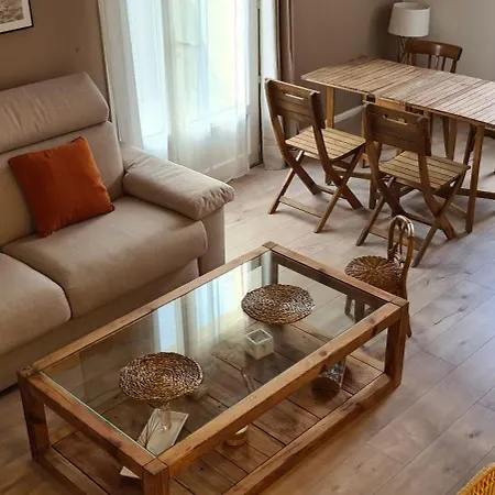 Apartmán Cozy Avec Clim, Balcon Et Parking Gratuit Salavas