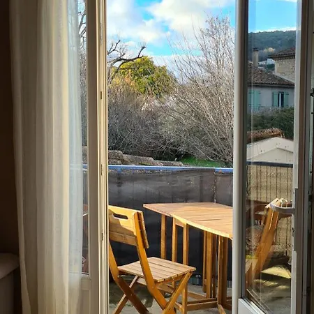 Cozy Avec Clim, Balcon Et Parking Gratuit