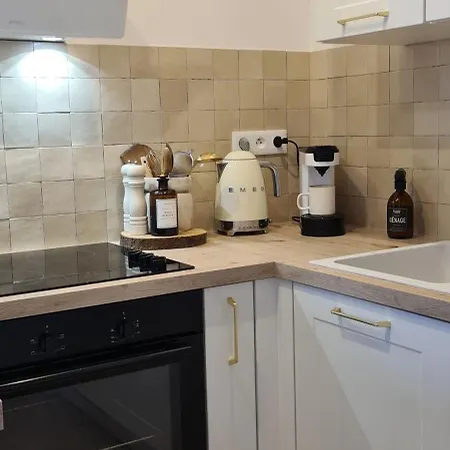 Cozy Avec Clim, Balcon Et Parking Gratuit Apartmán *