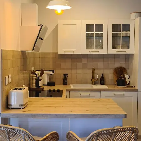 Cozy Avec Clim, Balcon Et Parking Gratuit *